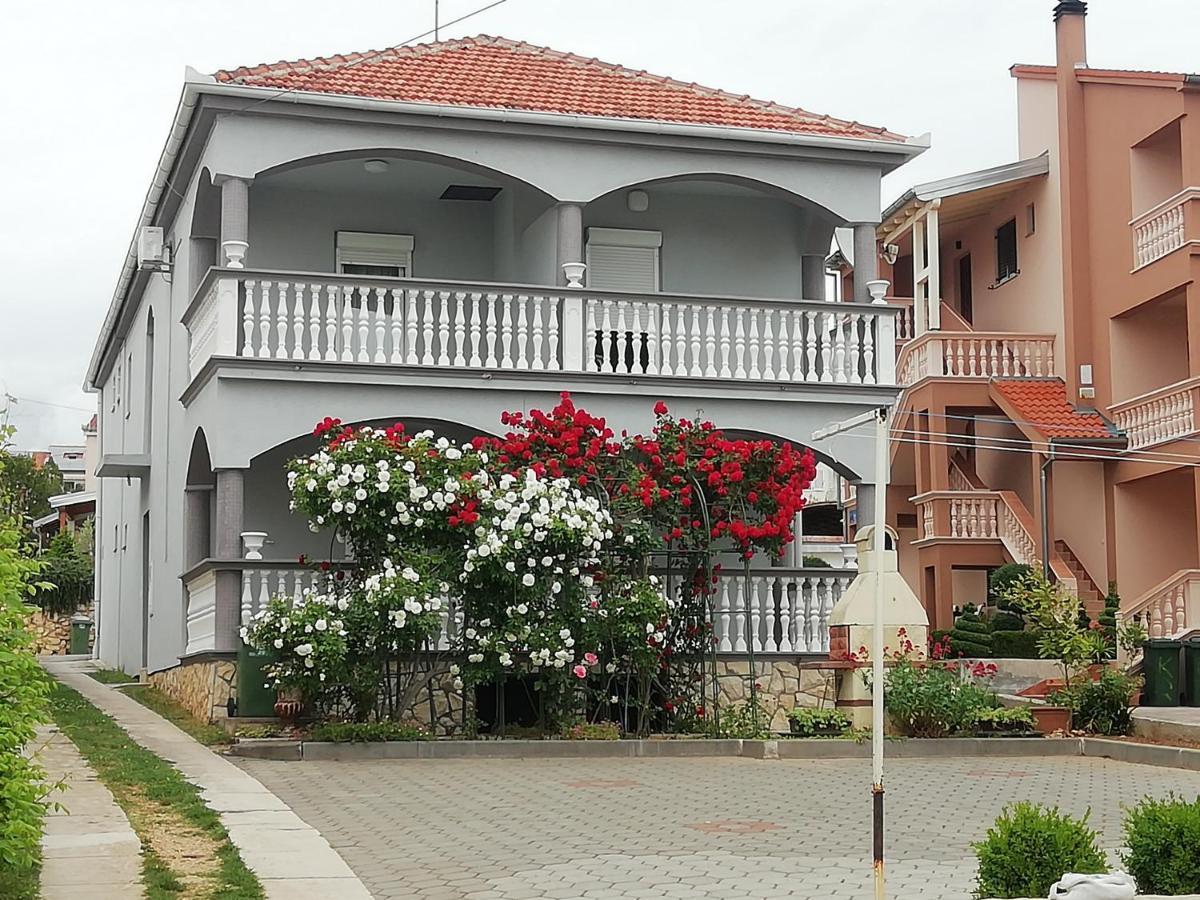 Apartmani Kod Rade Pakoštane Exteriör bild