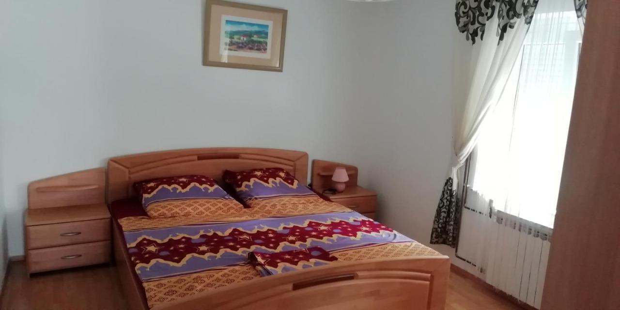 Apartmani Kod Rade Pakoštane Exteriör bild