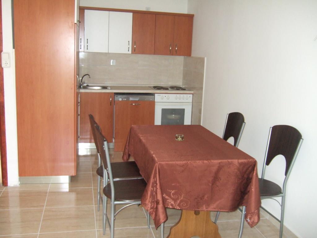 Apartmani Kod Rade Pakoštane Exteriör bild