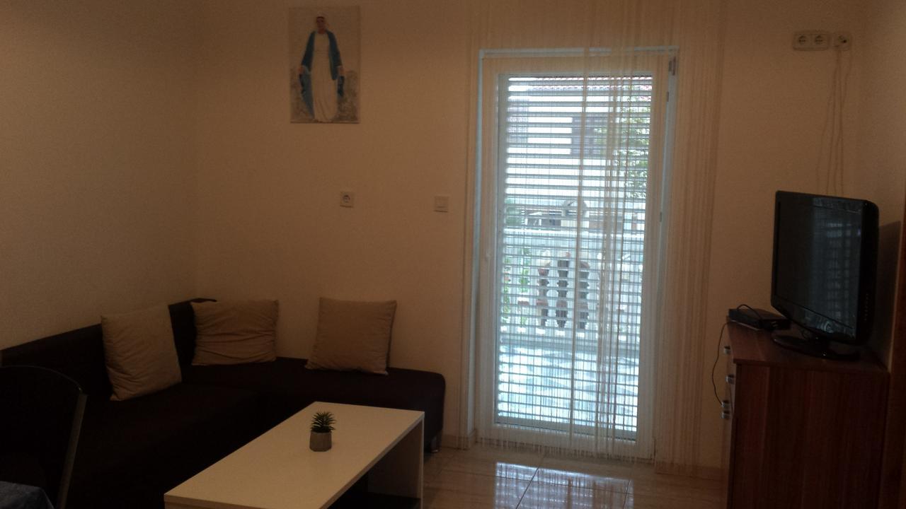 Apartmani Kod Rade Pakoštane Exteriör bild